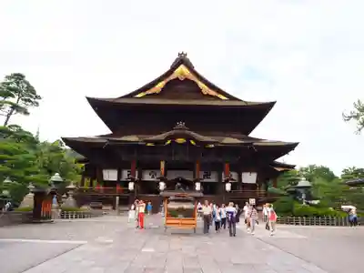 善光寺の本殿・本堂