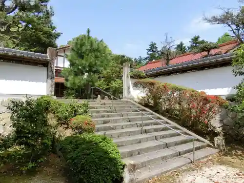 雲樹寺の山門