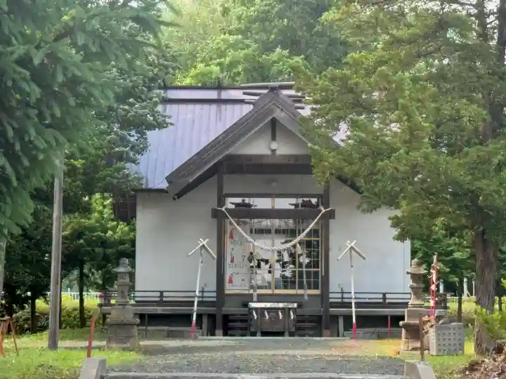上常呂神社の{uncategorized: "未分類", other: "その他", undefined: "問題あり", building: "その他建物", grave: "お墓", sacred_gate: "鳥居", guardian: "狛犬", statue: "像", buddha: "仏像", history: "歴史", nature: "自然", garden: "庭園", animal: "動物", pagoda: "塔", temizu: "手水舎", mountain_gate: "山門・神門", sanctuary: "本殿・本堂", subordinate: "末社・摂社", art: "芸術", scenery: "景色", jizo: "地蔵", ema: "絵馬", goshuin: "御朱印", omikuji: "おみくじ", items: "授与品その他", amulet: "お守り", goshuincho: "御朱印帳", eats: "食事", festival: "お祭り", votive_dance: "神楽", shichigosan: "七五三参", wedding: "結婚式", experience: "体験その他", initially: "初詣", around: "周辺", anti_infection: "感染症対策"}