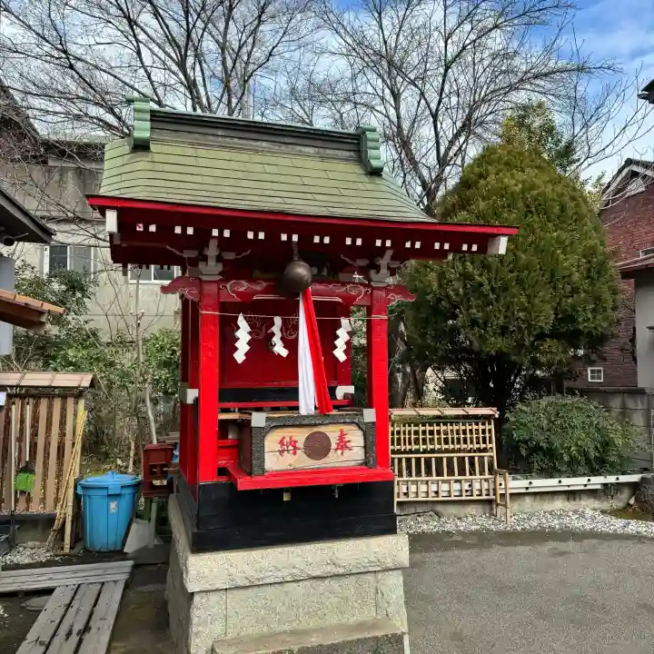 重幸稲荷神社の{uncategorized: "未分類", other: "その他", undefined: "問題あり", building: "その他建物", grave: "お墓", sacred_gate: "鳥居", guardian: "狛犬", statue: "像", buddha: "仏像", history: "歴史", nature: "自然", garden: "庭園", animal: "動物", pagoda: "塔", temizu: "手水舎", mountain_gate: "山門・神門", sanctuary: "本殿・本堂", subordinate: "末社・摂社", art: "芸術", scenery: "景色", jizo: "地蔵", ema: "絵馬", goshuin: "御朱印", omikuji: "おみくじ", items: "授与品その他", amulet: "お守り", goshuincho: "御朱印帳", eats: "食事", festival: "お祭り", votive_dance: "神楽", shichigosan: "七五三参", wedding: "結婚式", experience: "体験その他", initially: "初詣", around: "周辺", anti_infection: "感染症対策"}