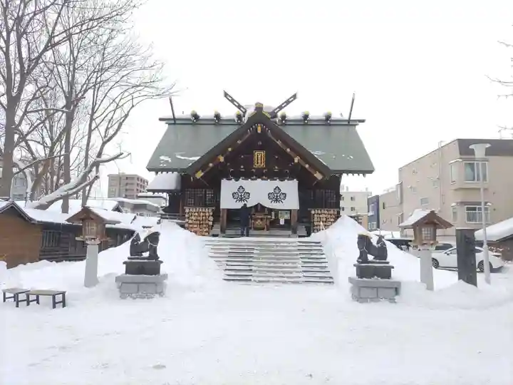 札幌諏訪神社の本殿・本堂