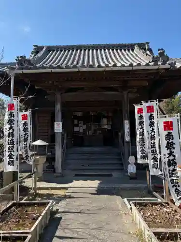 洞雲寺の{uncategorized: "未分類", other: "その他", undefined: "問題あり", building: "その他建物", grave: "お墓", sacred_gate: "鳥居", guardian: "狛犬", statue: "像", buddha: "仏像", history: "歴史", nature: "自然", garden: "庭園", animal: "動物", pagoda: "塔", temizu: "手水舎", mountain_gate: "山門・神門", sanctuary: "本殿・本堂", subordinate: "末社・摂社", art: "芸術", scenery: "景色", jizo: "地蔵", ema: "絵馬", goshuin: "御朱印", omikuji: "おみくじ", items: "授与品その他", amulet: "お守り", goshuincho: "御朱印帳", eats: "食事", festival: "お祭り", votive_dance: "神楽", shichigosan: "七五三参", wedding: "結婚式", experience: "体験その他", initially: "初詣", around: "周辺", anti_infection: "感染症対策"}