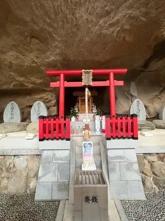 救馬溪観音の{uncategorized: "未分類", other: "その他", undefined: "問題あり", building: "その他建物", grave: "お墓", sacred_gate: "鳥居", guardian: "狛犬", statue: "像", buddha: "仏像", history: "歴史", nature: "自然", garden: "庭園", animal: "動物", pagoda: "塔", temizu: "手水舎", mountain_gate: "山門・神門", sanctuary: "本殿・本堂", subordinate: "末社・摂社", art: "芸術", scenery: "景色", jizo: "地蔵", ema: "絵馬", goshuin: "御朱印", omikuji: "おみくじ", items: "授与品その他", amulet: "お守り", goshuincho: "御朱印帳", eats: "食事", festival: "お祭り", votive_dance: "神楽", shichigosan: "七五三参", wedding: "結婚式", experience: "体験その他", initially: "初詣", around: "周辺", anti_infection: "感染症対策"}