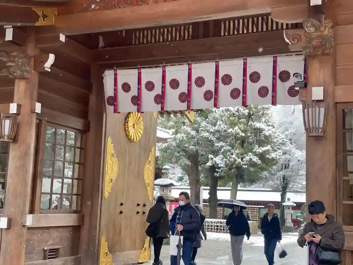 大國魂神社の{uncategorized: "未分類", other: "その他", undefined: "問題あり", building: "その他建物", grave: "お墓", sacred_gate: "鳥居", guardian: "狛犬", statue: "像", buddha: "仏像", history: "歴史", nature: "自然", garden: "庭園", animal: "動物", pagoda: "塔", temizu: "手水舎", mountain_gate: "山門・神門", sanctuary: "本殿・本堂", subordinate: "末社・摂社", art: "芸術", scenery: "景色", jizo: "地蔵", ema: "絵馬", goshuin: "御朱印", omikuji: "おみくじ", items: "授与品その他", amulet: "お守り", goshuincho: "御朱印帳", eats: "食事", festival: "お祭り", votive_dance: "神楽", shichigosan: "七五三参", wedding: "結婚式", experience: "体験その他", initially: "初詣", around: "周辺", anti_infection: "感染症対策"}