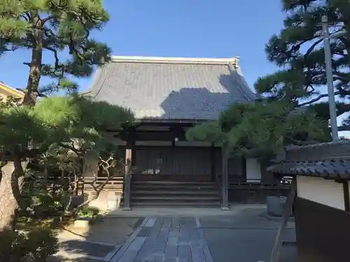 願證寺の本殿