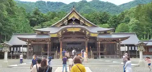 彌彦神社の本殿・本堂