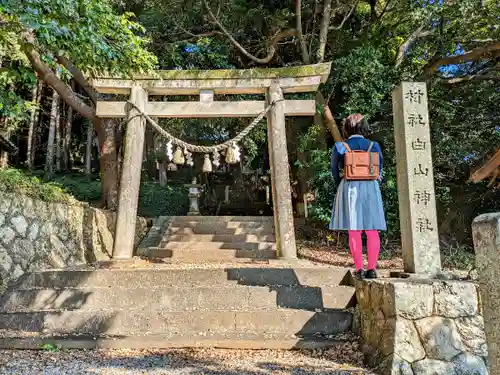 白山神社の鳥居