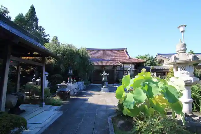 竜宝寺の本殿