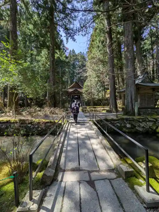 宝積山光前寺の{uncategorized: "未分類", other: "その他", undefined: "問題あり", building: "その他建物", grave: "お墓", sacred_gate: "鳥居", guardian: "狛犬", statue: "像", buddha: "仏像", history: "歴史", nature: "自然", garden: "庭園", animal: "動物", pagoda: "塔", temizu: "手水舎", mountain_gate: "山門・神門", sanctuary: "本殿・本堂", subordinate: "末社・摂社", art: "芸術", scenery: "景色", jizo: "地蔵", ema: "絵馬", goshuin: "御朱印", omikuji: "おみくじ", items: "授与品その他", amulet: "お守り", goshuincho: "御朱印帳", eats: "食事", festival: "お祭り", votive_dance: "神楽", shichigosan: "七五三参", wedding: "結婚式", experience: "体験その他", initially: "初詣", around: "周辺", anti_infection: "感染症対策"}
