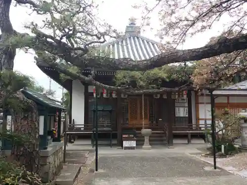 中山寺の本殿・本堂