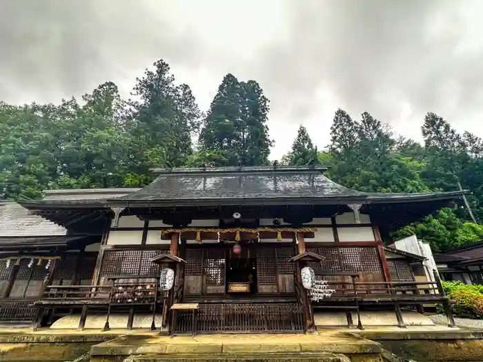 飛驒護國神社の本殿