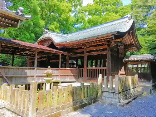 布智神社（本甲）の本殿