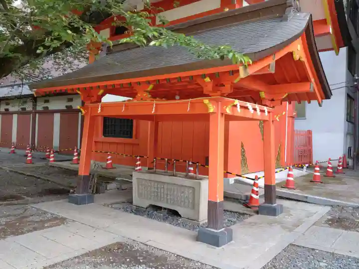 花園神社の手水舎