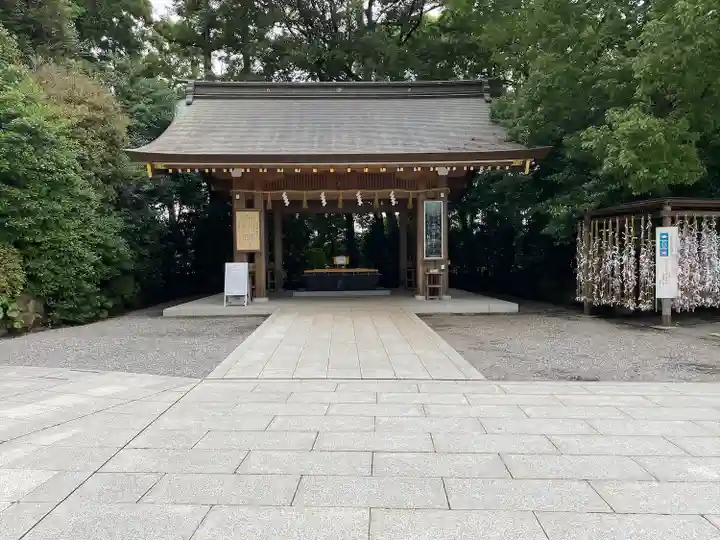 寒川神社の山門・神門