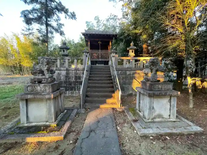 高徳神社の{uncategorized: "未分類", other: "その他", undefined: "問題あり", building: "その他建物", grave: "お墓", sacred_gate: "鳥居", guardian: "狛犬", statue: "像", buddha: "仏像", history: "歴史", nature: "自然", garden: "庭園", animal: "動物", pagoda: "塔", temizu: "手水舎", mountain_gate: "山門・神門", sanctuary: "本殿・本堂", subordinate: "末社・摂社", art: "芸術", scenery: "景色", jizo: "地蔵", ema: "絵馬", goshuin: "御朱印", omikuji: "おみくじ", items: "授与品その他", amulet: "お守り", goshuincho: "御朱印帳", eats: "食事", festival: "お祭り", votive_dance: "神楽", shichigosan: "七五三参", wedding: "結婚式", experience: "体験その他", initially: "初詣", around: "周辺", anti_infection: "感染症対策"}