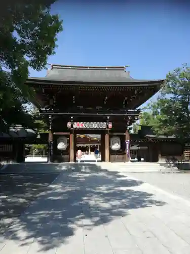 寒川神社の山門・神門