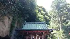 銭洗弁財天宇賀福神社の本殿