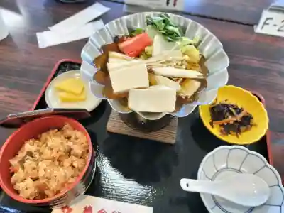 椿大神社の{uncategorized: "未分類", other: "その他", undefined: "問題あり", building: "その他建物", grave: "お墓", sacred_gate: "鳥居", guardian: "狛犬", statue: "像", buddha: "仏像", history: "歴史", nature: "自然", garden: "庭園", animal: "動物", pagoda: "塔", temizu: "手水舎", mountain_gate: "山門・神門", sanctuary: "本殿・本堂", subordinate: "末社・摂社", art: "芸術", scenery: "景色", jizo: "地蔵", ema: "絵馬", goshuin: "御朱印", omikuji: "おみくじ", items: "授与品その他", amulet: "お守り", goshuincho: "御朱印帳", eats: "食事", festival: "お祭り", votive_dance: "神楽", shichigosan: "七五三参", wedding: "結婚式", experience: "体験その他", initially: "初詣", around: "周辺", anti_infection: "感染症対策"}