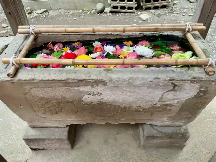 鐘塚稲荷神社の{uncategorized: "未分類", other: "その他", undefined: "問題あり", building: "その他建物", grave: "お墓", sacred_gate: "鳥居", guardian: "狛犬", statue: "像", buddha: "仏像", history: "歴史", nature: "自然", garden: "庭園", animal: "動物", pagoda: "塔", temizu: "手水舎", mountain_gate: "山門・神門", sanctuary: "本殿・本堂", subordinate: "末社・摂社", art: "芸術", scenery: "景色", jizo: "地蔵", ema: "絵馬", goshuin: "御朱印", omikuji: "おみくじ", items: "授与品その他", amulet: "お守り", goshuincho: "御朱印帳", eats: "食事", festival: "お祭り", votive_dance: "神楽", shichigosan: "七五三参", wedding: "結婚式", experience: "体験その他", initially: "初詣", around: "周辺", anti_infection: "感染症対策"}