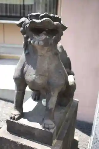 白金氷川神社の狛犬