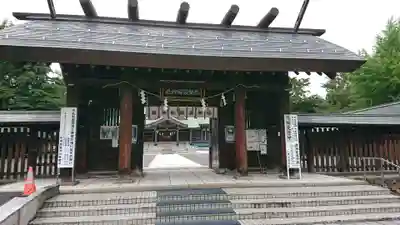札幌護國神社の山門・神門