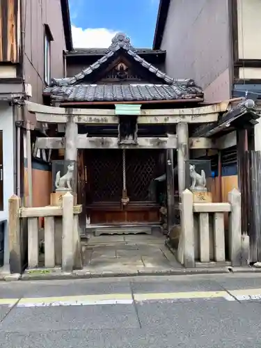 三森稲荷大神の鳥居