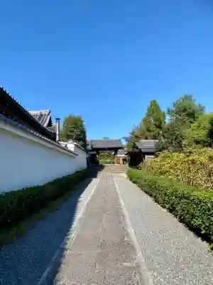 東林院の山門・神門
