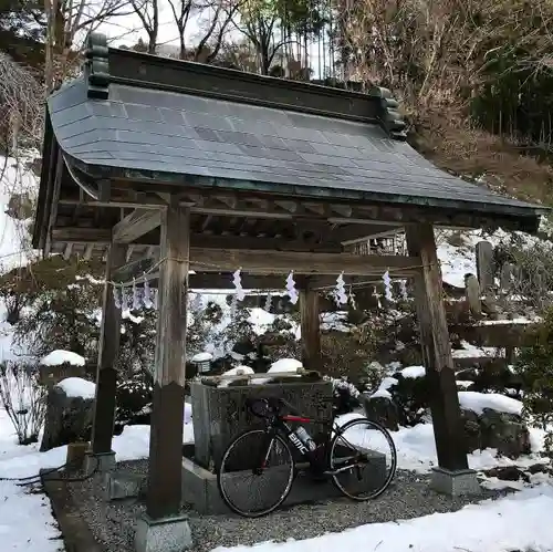 御嶽神社の手水舎