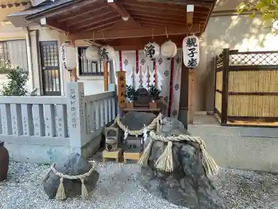 蛇窪神社の{uncategorized: "未分類", other: "その他", undefined: "問題あり", building: "その他建物", grave: "お墓", sacred_gate: "鳥居", guardian: "狛犬", statue: "像", buddha: "仏像", history: "歴史", nature: "自然", garden: "庭園", animal: "動物", pagoda: "塔", temizu: "手水舎", mountain_gate: "山門・神門", sanctuary: "本殿・本堂", subordinate: "末社・摂社", art: "芸術", scenery: "景色", jizo: "地蔵", ema: "絵馬", goshuin: "御朱印", omikuji: "おみくじ", items: "授与品その他", amulet: "お守り", goshuincho: "御朱印帳", eats: "食事", festival: "お祭り", votive_dance: "神楽", shichigosan: "七五三参", wedding: "結婚式", experience: "体験その他", initially: "初詣", around: "周辺", anti_infection: "感染症対策"}