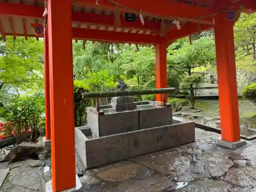 熊野那智大社の{uncategorized: "未分類", other: "その他", undefined: "問題あり", building: "その他建物", grave: "お墓", sacred_gate: "鳥居", guardian: "狛犬", statue: "像", buddha: "仏像", history: "歴史", nature: "自然", garden: "庭園", animal: "動物", pagoda: "塔", temizu: "手水舎", mountain_gate: "山門・神門", sanctuary: "本殿・本堂", subordinate: "末社・摂社", art: "芸術", scenery: "景色", jizo: "地蔵", ema: "絵馬", goshuin: "御朱印", omikuji: "おみくじ", items: "授与品その他", amulet: "お守り", goshuincho: "御朱印帳", eats: "食事", festival: "お祭り", votive_dance: "神楽", shichigosan: "七五三参", wedding: "結婚式", experience: "体験その他", initially: "初詣", around: "周辺", anti_infection: "感染症対策"}