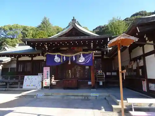 鶴羽根神社の本殿