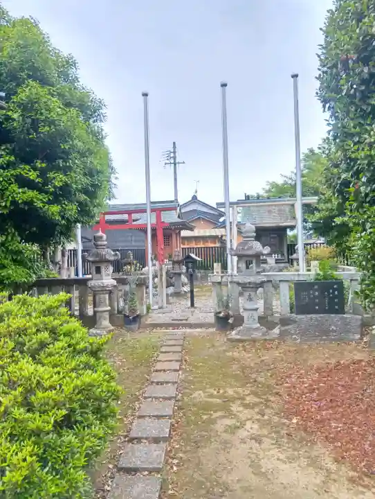 五霊神社の{uncategorized: "未分類", other: "その他", undefined: "問題あり", building: "その他建物", grave: "お墓", sacred_gate: "鳥居", guardian: "狛犬", statue: "像", buddha: "仏像", history: "歴史", nature: "自然", garden: "庭園", animal: "動物", pagoda: "塔", temizu: "手水舎", mountain_gate: "山門・神門", sanctuary: "本殿・本堂", subordinate: "末社・摂社", art: "芸術", scenery: "景色", jizo: "地蔵", ema: "絵馬", goshuin: "御朱印", omikuji: "おみくじ", items: "授与品その他", amulet: "お守り", goshuincho: "御朱印帳", eats: "食事", festival: "お祭り", votive_dance: "神楽", shichigosan: "七五三参", wedding: "結婚式", experience: "体験その他", initially: "初詣", around: "周辺", anti_infection: "感染症対策"}