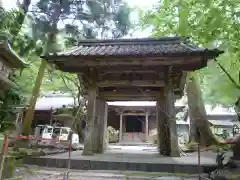 横滝寺の山門