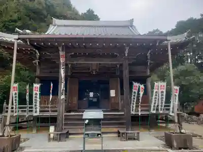 恵利寺の本殿・本堂