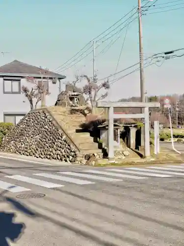 青柳浅間神社の{uncategorized: "未分類", other: "その他", undefined: "問題あり", building: "その他建物", grave: "お墓", sacred_gate: "鳥居", guardian: "狛犬", statue: "像", buddha: "仏像", history: "歴史", nature: "自然", garden: "庭園", animal: "動物", pagoda: "塔", temizu: "手水舎", mountain_gate: "山門・神門", sanctuary: "本殿・本堂", subordinate: "末社・摂社", art: "芸術", scenery: "景色", jizo: "地蔵", ema: "絵馬", goshuin: "御朱印", omikuji: "おみくじ", items: "授与品その他", amulet: "お守り", goshuincho: "御朱印帳", eats: "食事", festival: "お祭り", votive_dance: "神楽", shichigosan: "七五三参", wedding: "結婚式", experience: "体験その他", initially: "初詣", around: "周辺", anti_infection: "感染症対策"}
