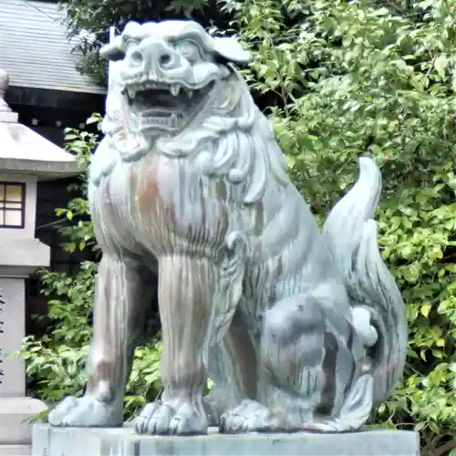 溝旗神社（肇國神社）の狛犬