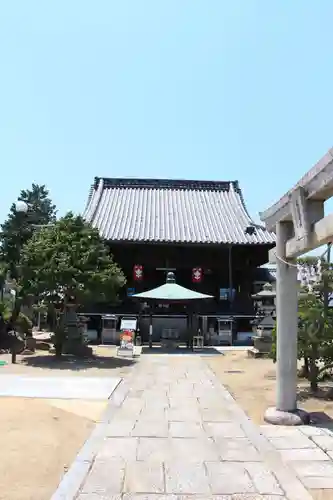 金倉寺の本殿・本堂