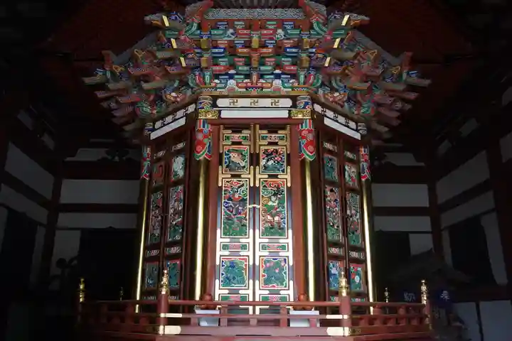 成田山新勝寺の本殿・本堂