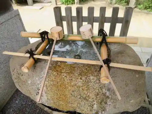 薭田神社の手水舎