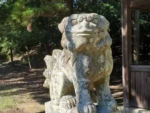 八幡神社の狛犬