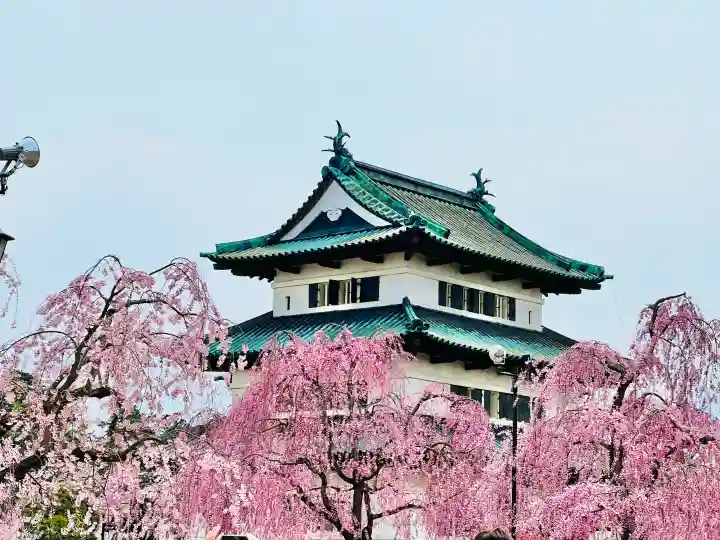 青森縣護國神社の{uncategorized: "未分類", other: "その他", undefined: "問題あり", building: "その他建物", grave: "お墓", sacred_gate: "鳥居", guardian: "狛犬", statue: "像", buddha: "仏像", history: "歴史", nature: "自然", garden: "庭園", animal: "動物", pagoda: "塔", temizu: "手水舎", mountain_gate: "山門・神門", sanctuary: "本殿・本堂", subordinate: "末社・摂社", art: "芸術", scenery: "景色", jizo: "地蔵", ema: "絵馬", goshuin: "御朱印", omikuji: "おみくじ", items: "授与品その他", amulet: "お守り", goshuincho: "御朱印帳", eats: "食事", festival: "お祭り", votive_dance: "神楽", shichigosan: "七五三参", wedding: "結婚式", experience: "体験その他", initially: "初詣", around: "周辺", anti_infection: "感染症対策"}