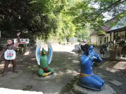 桃太郎神社（栗栖）の像