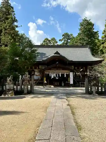 大和神社の本殿