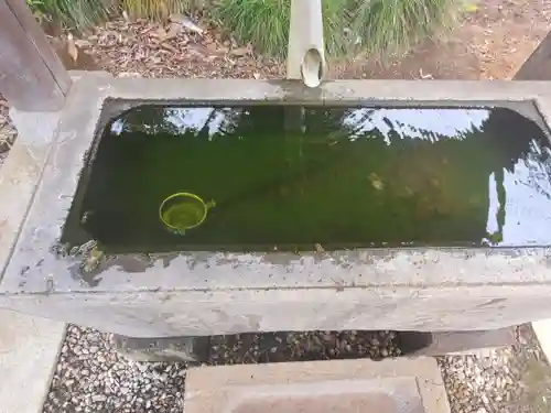 足高稲荷神社の手水舎