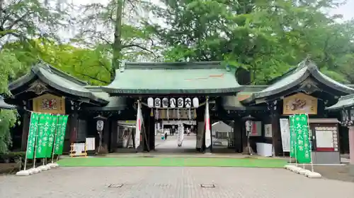 大宮八幡宮の山門