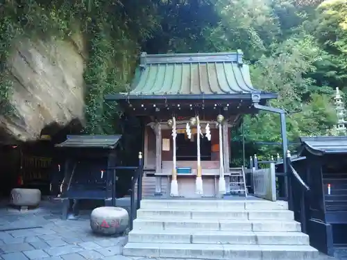 銭洗弁財天宇賀福神社の本殿・本堂