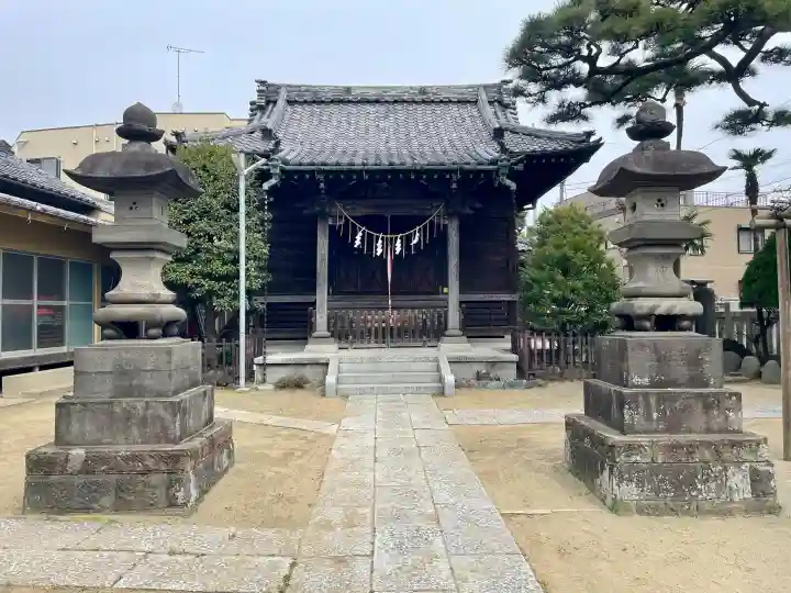 胡録神社の{uncategorized: "未分類", other: "その他", undefined: "問題あり", building: "その他建物", grave: "お墓", sacred_gate: "鳥居", guardian: "狛犬", statue: "像", buddha: "仏像", history: "歴史", nature: "自然", garden: "庭園", animal: "動物", pagoda: "塔", temizu: "手水舎", mountain_gate: "山門・神門", sanctuary: "本殿・本堂", subordinate: "末社・摂社", art: "芸術", scenery: "景色", jizo: "地蔵", ema: "絵馬", goshuin: "御朱印", omikuji: "おみくじ", items: "授与品その他", amulet: "お守り", goshuincho: "御朱印帳", eats: "食事", festival: "お祭り", votive_dance: "神楽", shichigosan: "七五三参", wedding: "結婚式", experience: "体験その他", initially: "初詣", around: "周辺", anti_infection: "感染症対策"}