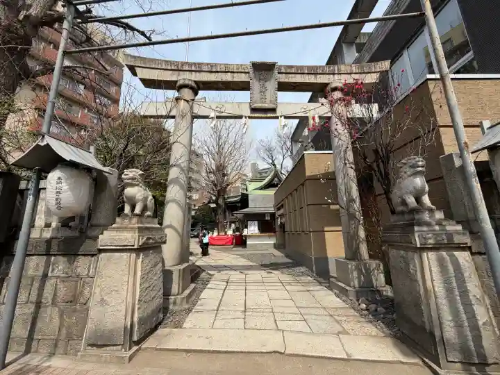 小野照崎神社の{uncategorized: "未分類", other: "その他", undefined: "問題あり", building: "その他建物", grave: "お墓", sacred_gate: "鳥居", guardian: "狛犬", statue: "像", buddha: "仏像", history: "歴史", nature: "自然", garden: "庭園", animal: "動物", pagoda: "塔", temizu: "手水舎", mountain_gate: "山門・神門", sanctuary: "本殿・本堂", subordinate: "末社・摂社", art: "芸術", scenery: "景色", jizo: "地蔵", ema: "絵馬", goshuin: "御朱印", omikuji: "おみくじ", items: "授与品その他", amulet: "お守り", goshuincho: "御朱印帳", eats: "食事", festival: "お祭り", votive_dance: "神楽", shichigosan: "七五三参", wedding: "結婚式", experience: "体験その他", initially: "初詣", around: "周辺", anti_infection: "感染症対策"}