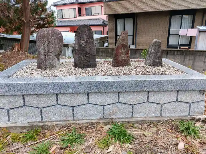 小口神社(城屋敷)の末社・摂社
