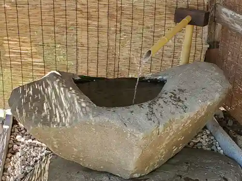 高座神社の手水舎